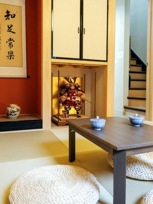 吉福屋/机场直达/3分步行地铁jr/14分usj/心斋桥/難波 Villa *